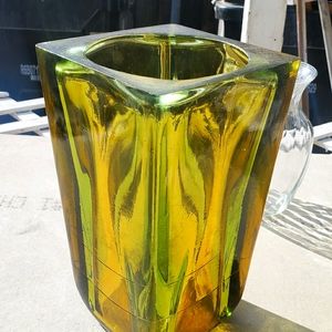 ONE OF A KIND VASE FOR ONLY $20